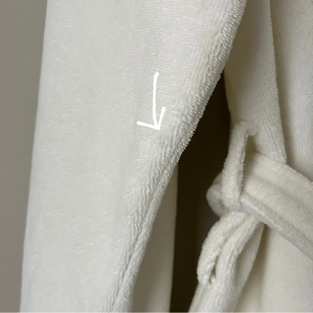 {Carpe Diem} Off White Lace Trim Robe - Picture 7 of 8